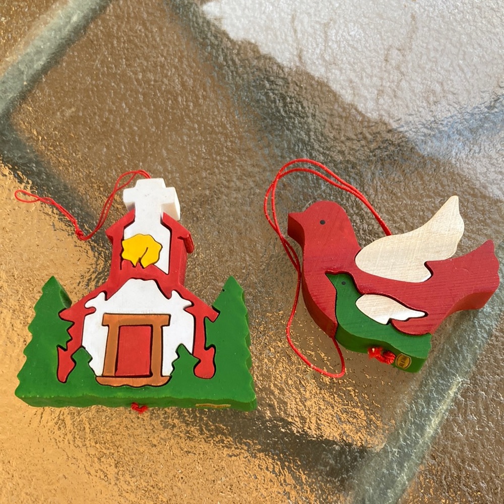 Wooden Puzzle Ornaments set of 2 Church Doves 3-D vtg red green